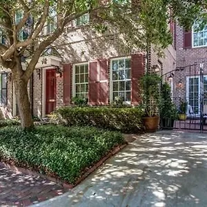  Holiday home Beautiful 3bed Townhome In Historic Downtown United States